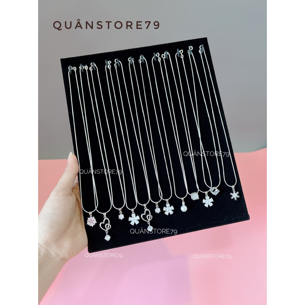Giá treo dây chuyền đẹp nhung màu đen nhìu mẫu đẹp trang trí cho shop Quânstore79