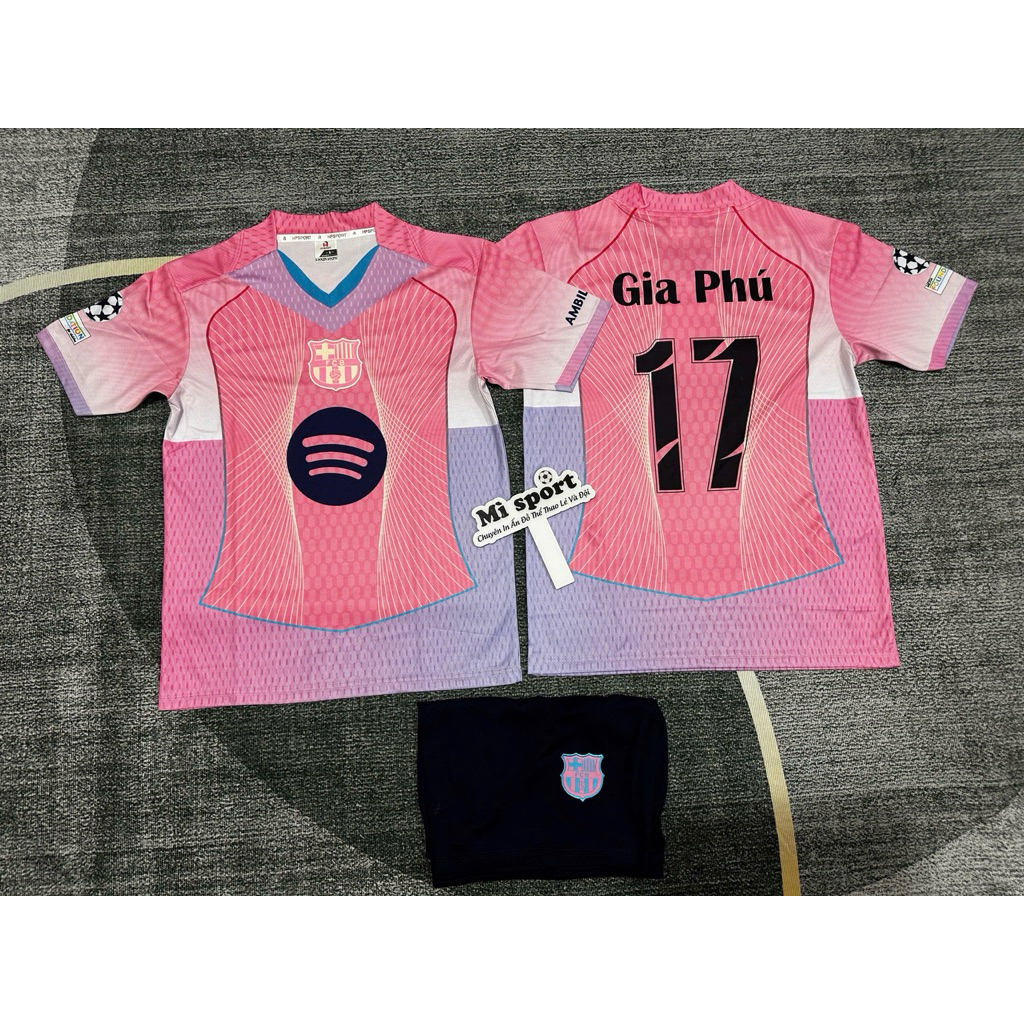 Bộ quần áo bóng đá Barca tím hồng 2025. Vải mè cao cấp, Logo thêu. in tên số theo yêu cầu
