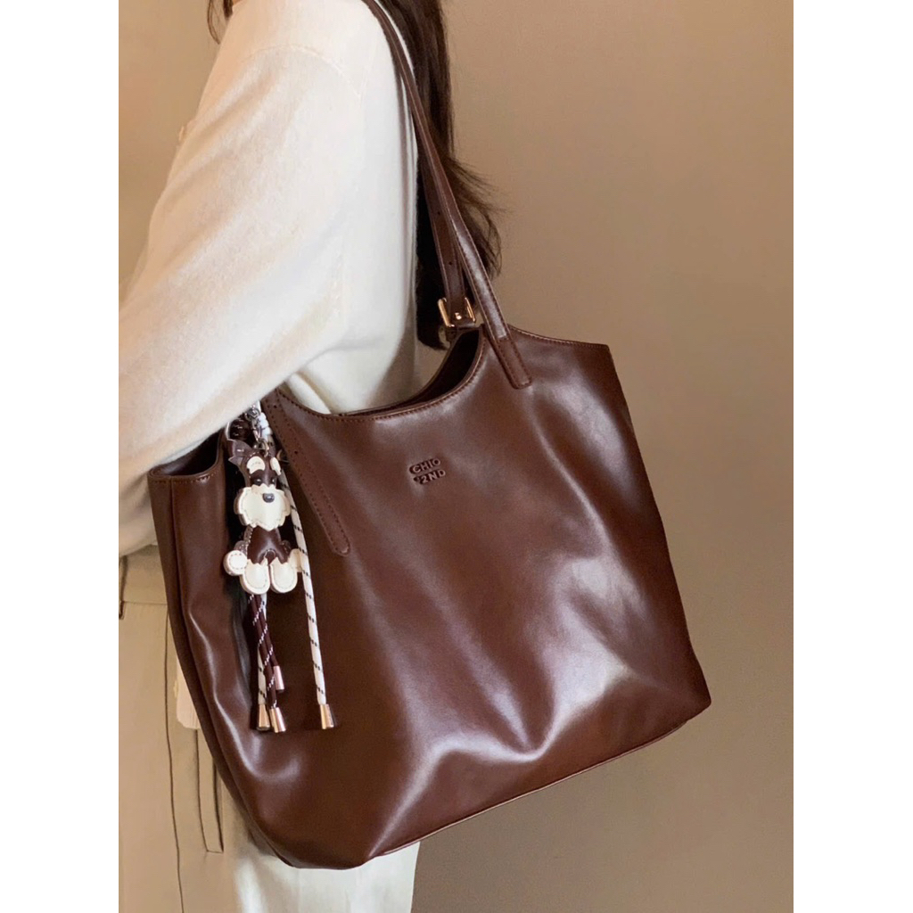 (Sẵn ship hoả tốc) Túi tote da chio2nd kèm charm cún dung tích lớn đựng vừa laptop, a4 phù hợp đi học đi làm | BigBuy360 - bigbuy360.vn