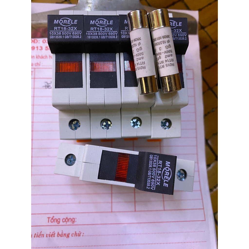 5 bộ đế và cầu chì sứ 10x38 (từ 2-32 A)