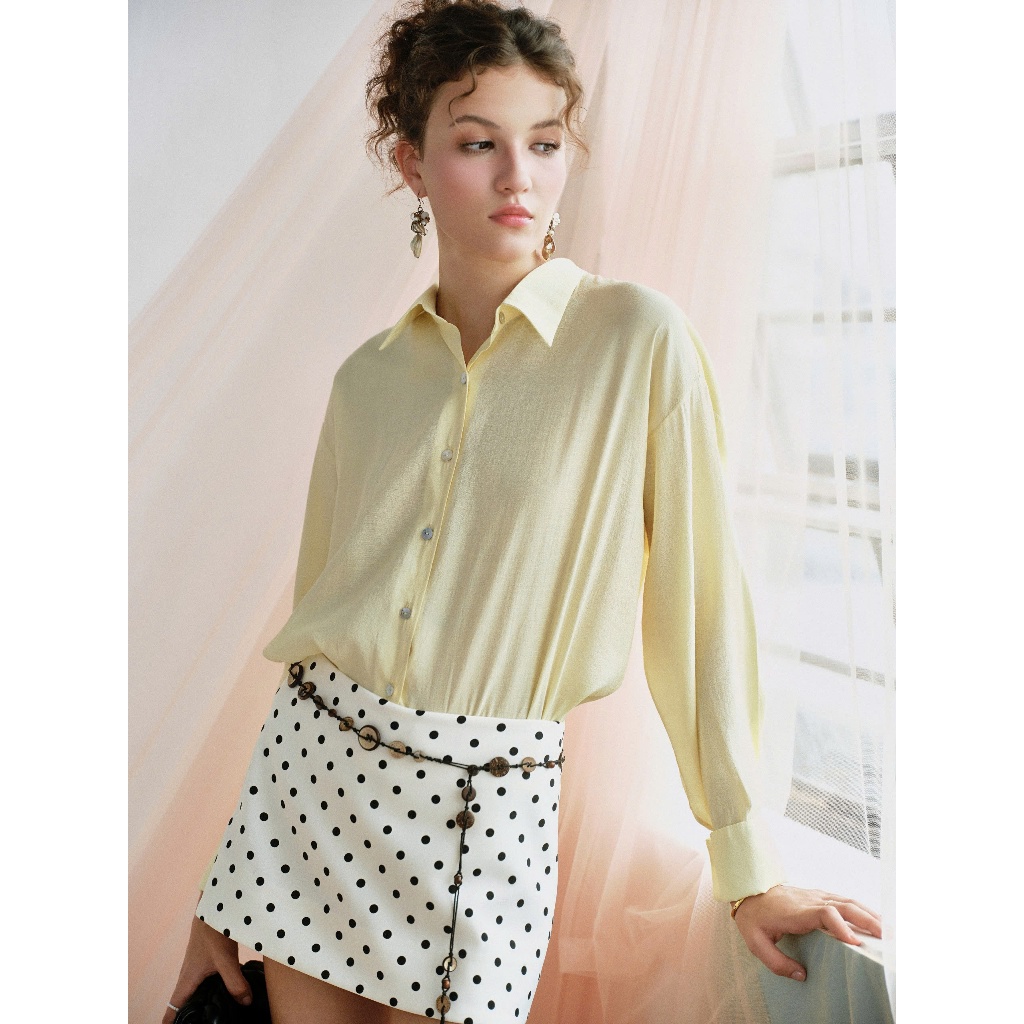 MAVEN - Áo sơ mi vàng form rộng nút xà cừ Kenny Top