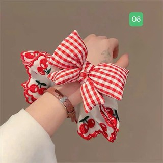 Cột tóc scrunchie viền đỏ nơ caro cherry dễ thương