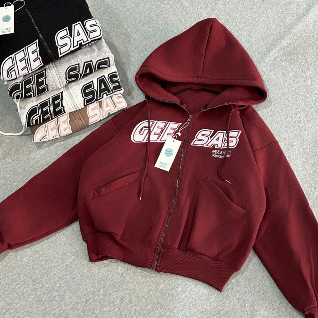 Áo Khoác Croptop Nỉ Dáng Lửng Có Mũ Tay Dài Khóa Zip Họa Tiết Thêu Hình Chữ GEE SAS Cá Tính Chất Nỉ 