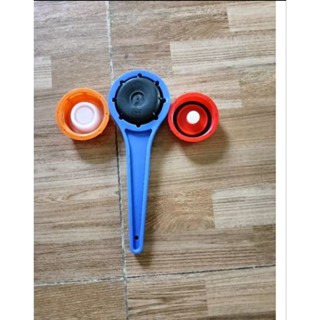 1 cây mở nắp can 20l,25l,30l chất liệu nhựa