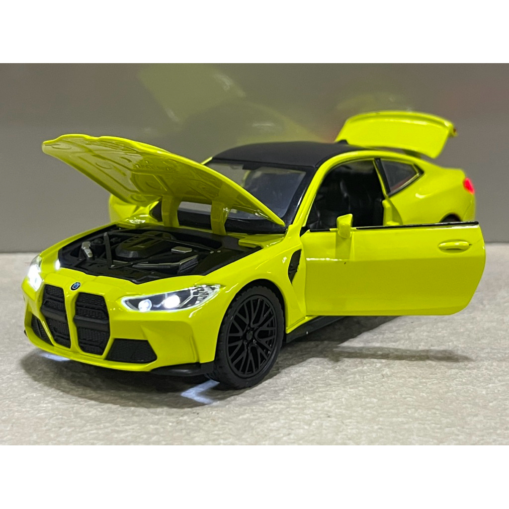 Mô hình xe BMW M4 Coupe 2025 tỷ lệ 1:32