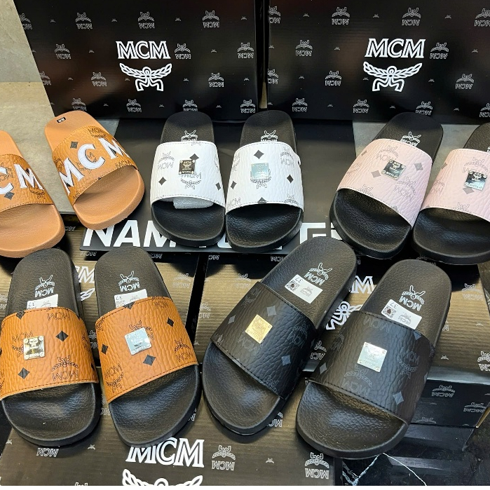 Dép Lê MCM qoai da  in hoạ tiết đơn giản đính TAG logo cực đẹp 2025