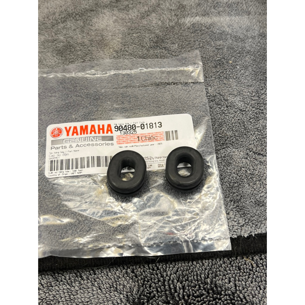 💫🇻🇳🏆CAO SU DÀN ÁO YẾM KHOÁ GIỮA EXCITER 135 5SỐ 2014 ZIN YAMAHA 9048001813