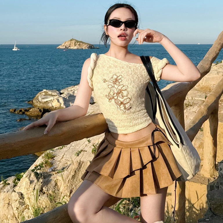 TSUN - Áo Ren Nữ Lệch Vai Trễ Vai Thêu Hoạ Tiết Hoa Lan Màu Be Ôm Body Gợi Cảm Sang Chảnh | BigBuy360 - bigbuy360.vn