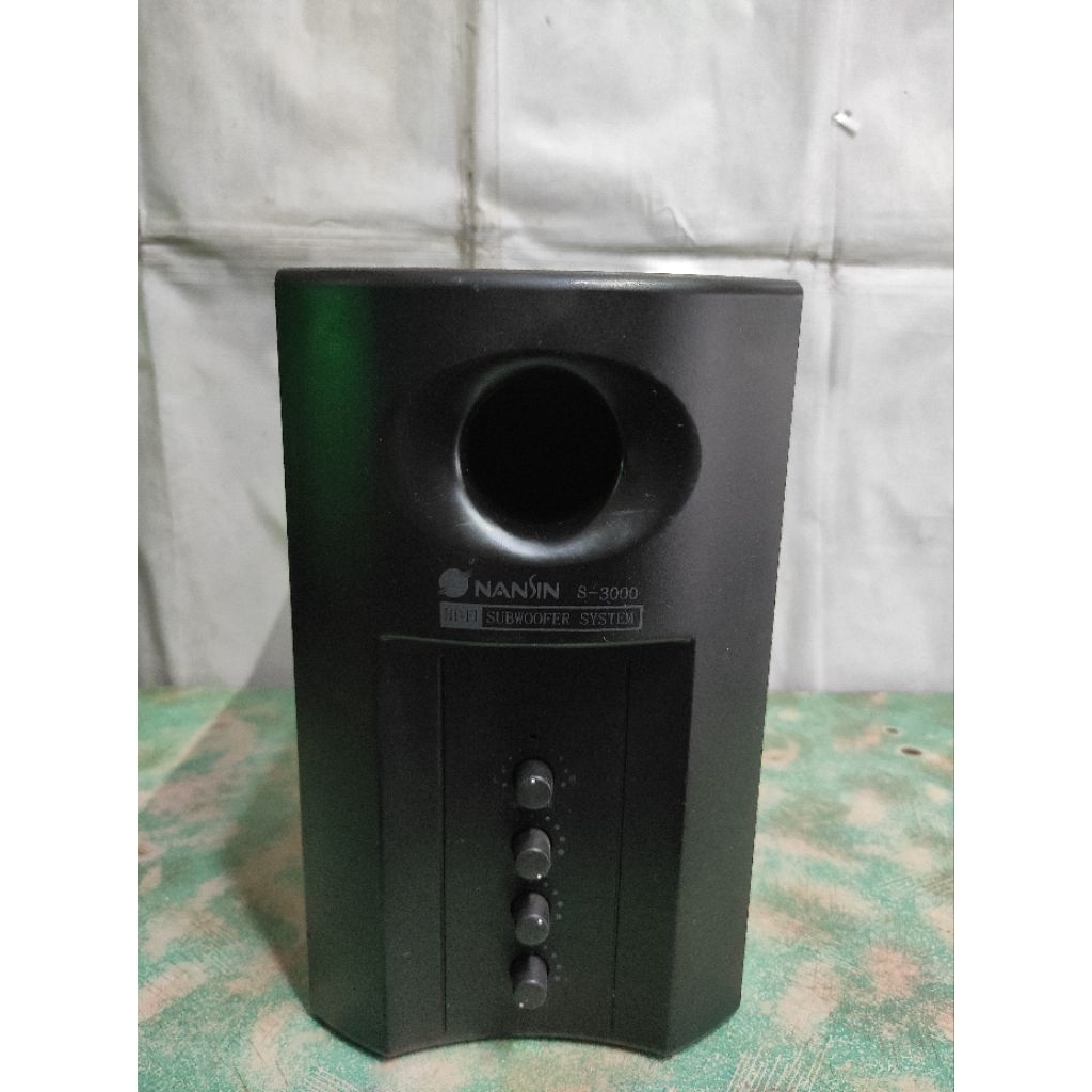 Loa sub 4.1- Soundmax và Nansin & Jumboy