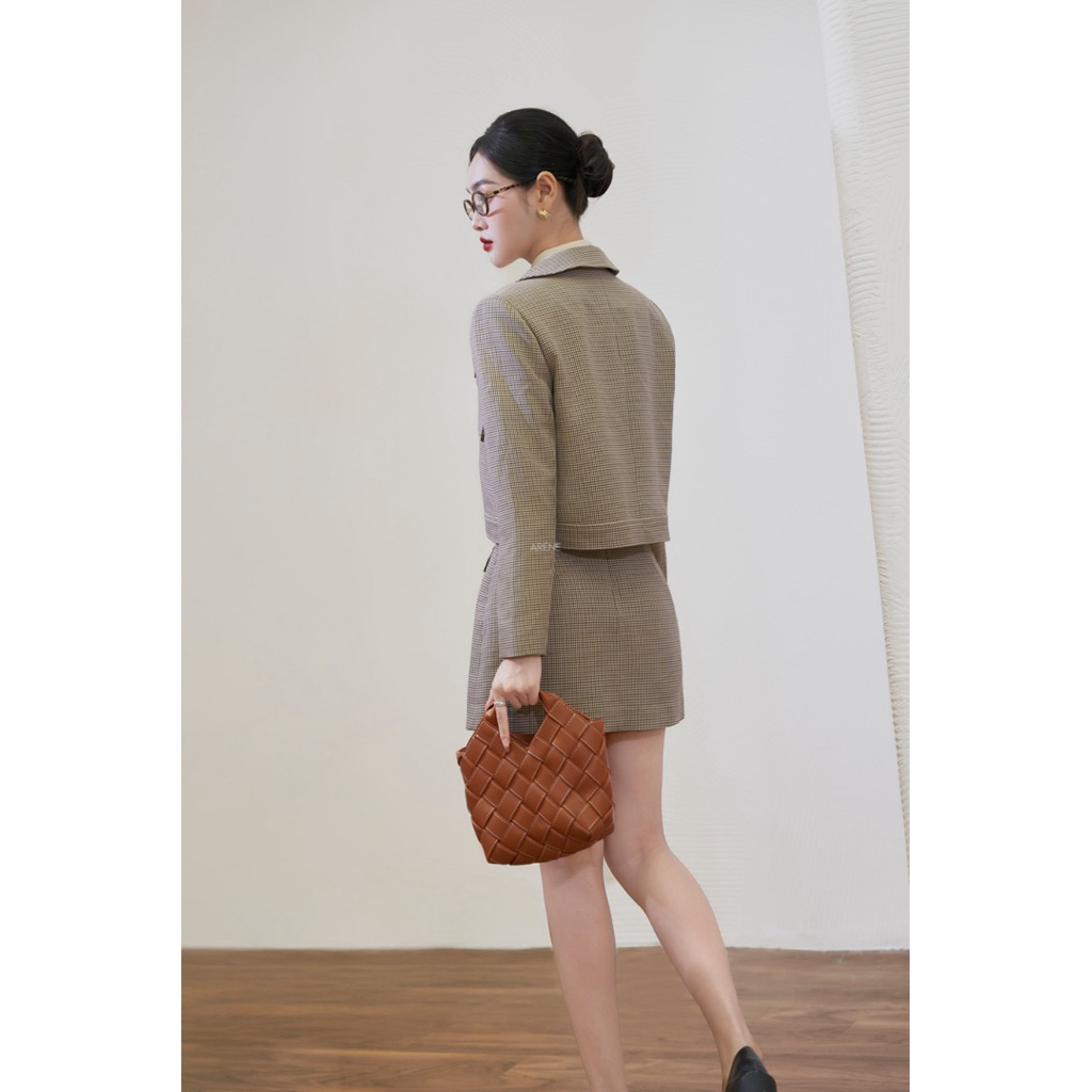 Set áo khoác dáng croptop kèm chân váy kiểu dáng cổ điển ARÉNE AK031 | BigBuy360 - bigbuy360.vn