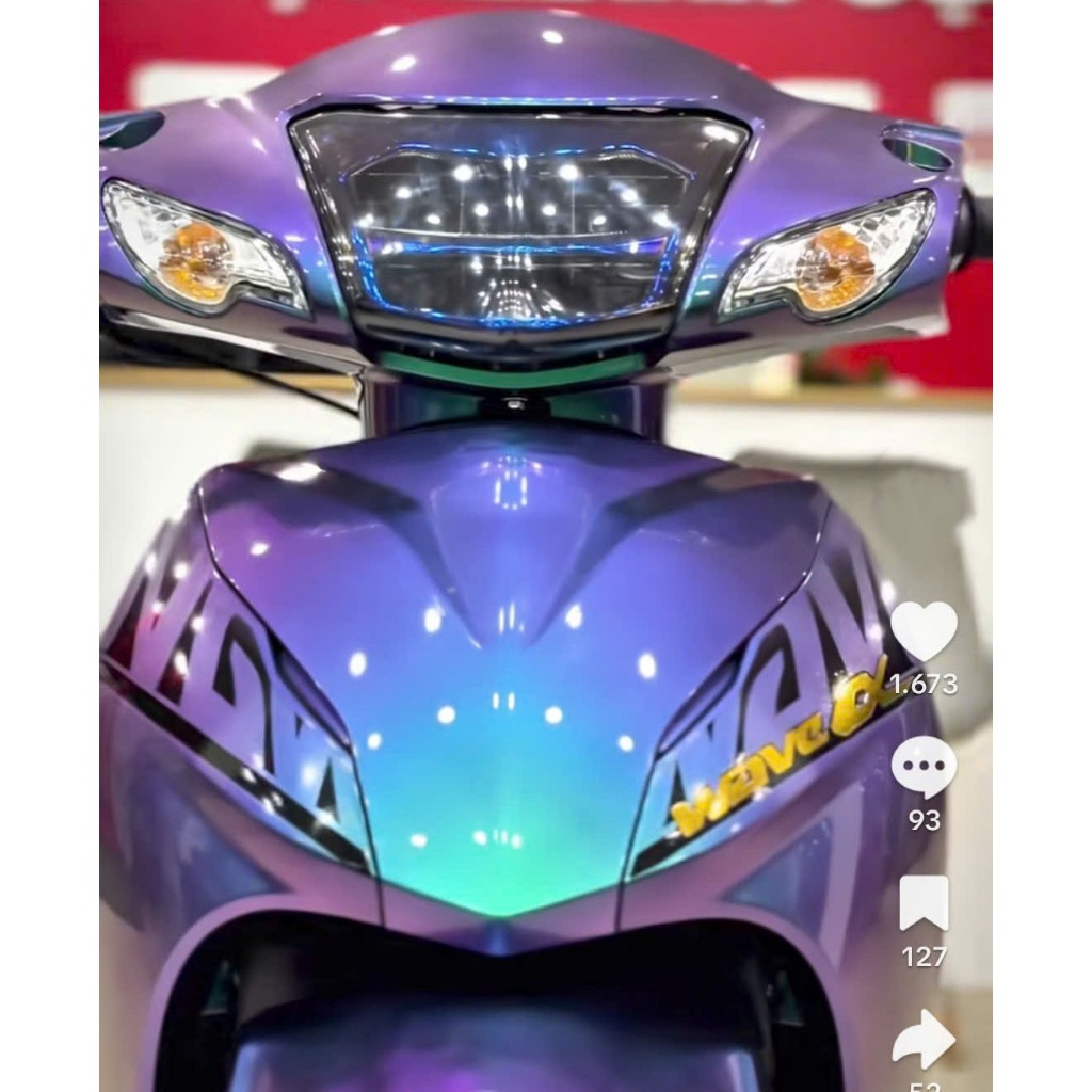 Tem WAVE 2017 ghép Crom vàng trên nền trong suốt, dán được mọi màu xe, không dán xe đen. Chống nước,