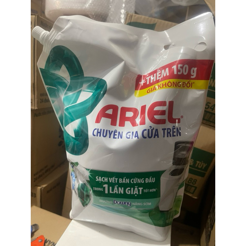 Nước giặt Ariel túi cửa trên 3l.