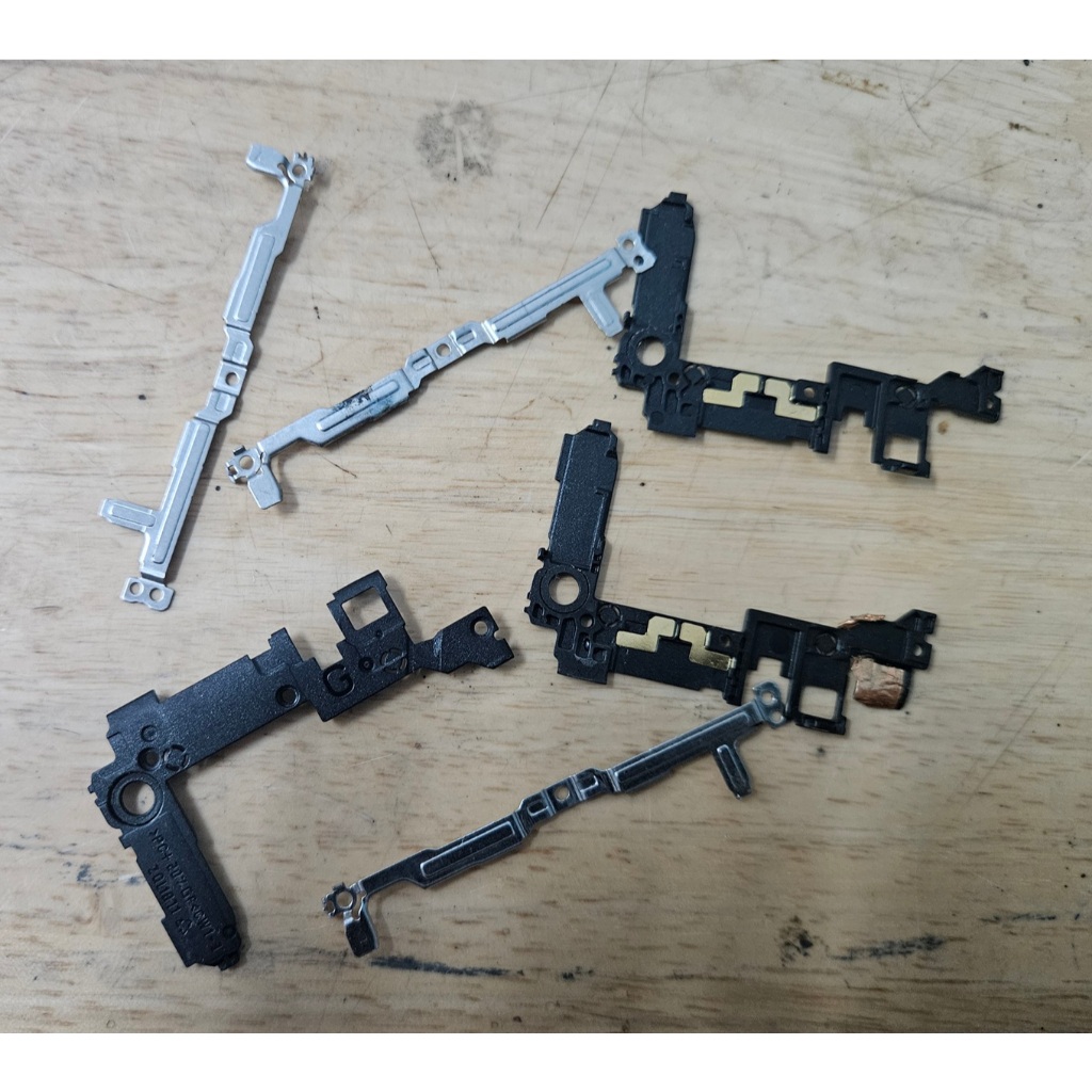 Nẹp main, nẹp chân pin Samsung A11 A115 zin bóc máy