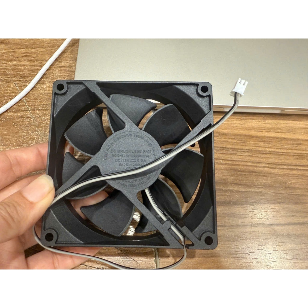 Quạt vuông 12V kích thước 9cm x 9cm x 2.5cm