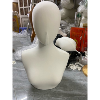 manocanh đội nón, quàng khăn