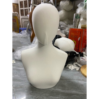 manocanh đội nón, quàng khăn