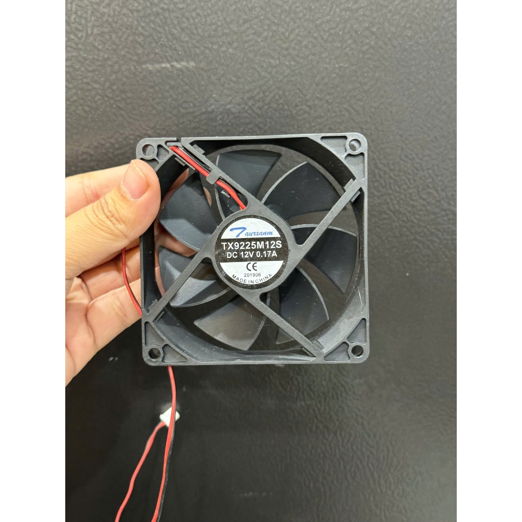 Quạt 12V tản nhiệt kích thước 9cm x 9cm x 2.5cm