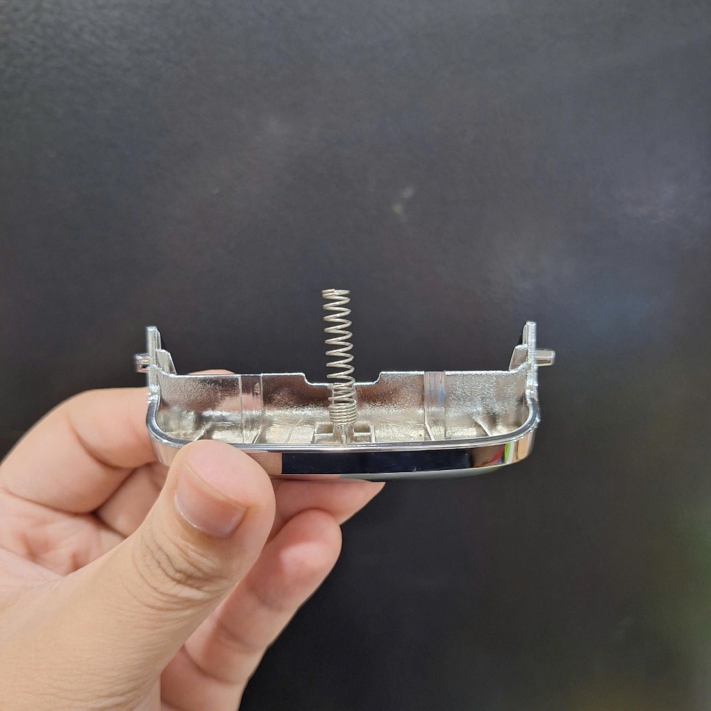 Lẫy khóa nắp nồi cơm Cuckoo FHR107FG-T103
