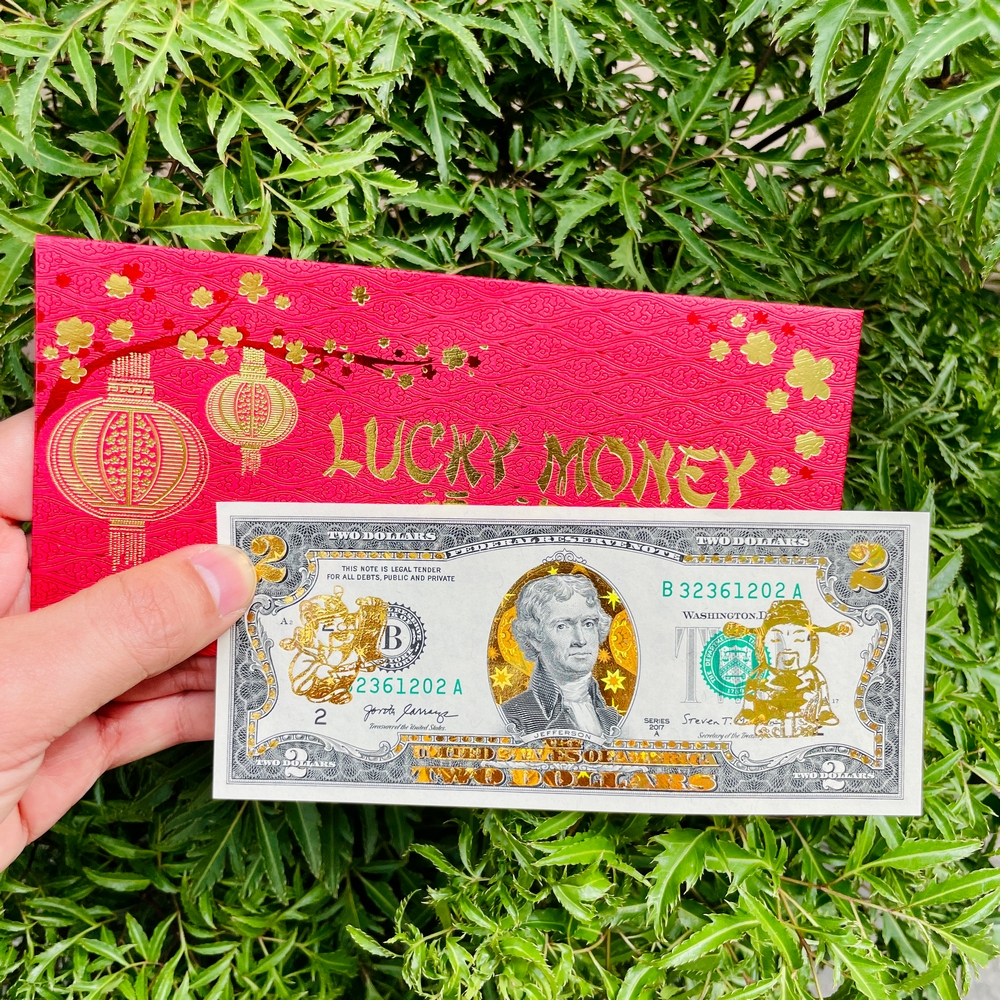 Bộ Tiền 2 Đô , 2 USD Thần Tài Mạ Vàng làm quà tặng Ngày Vía Thần Tài chiêu tài hút lộc - bao da đỏ m