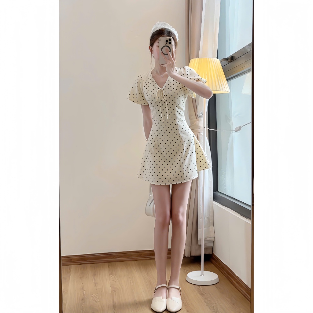 Váy chấm bi XIXEOSHOP cổ v tay phồng dáng ngắn - V52 | BigBuy360 - bigbuy360.vn