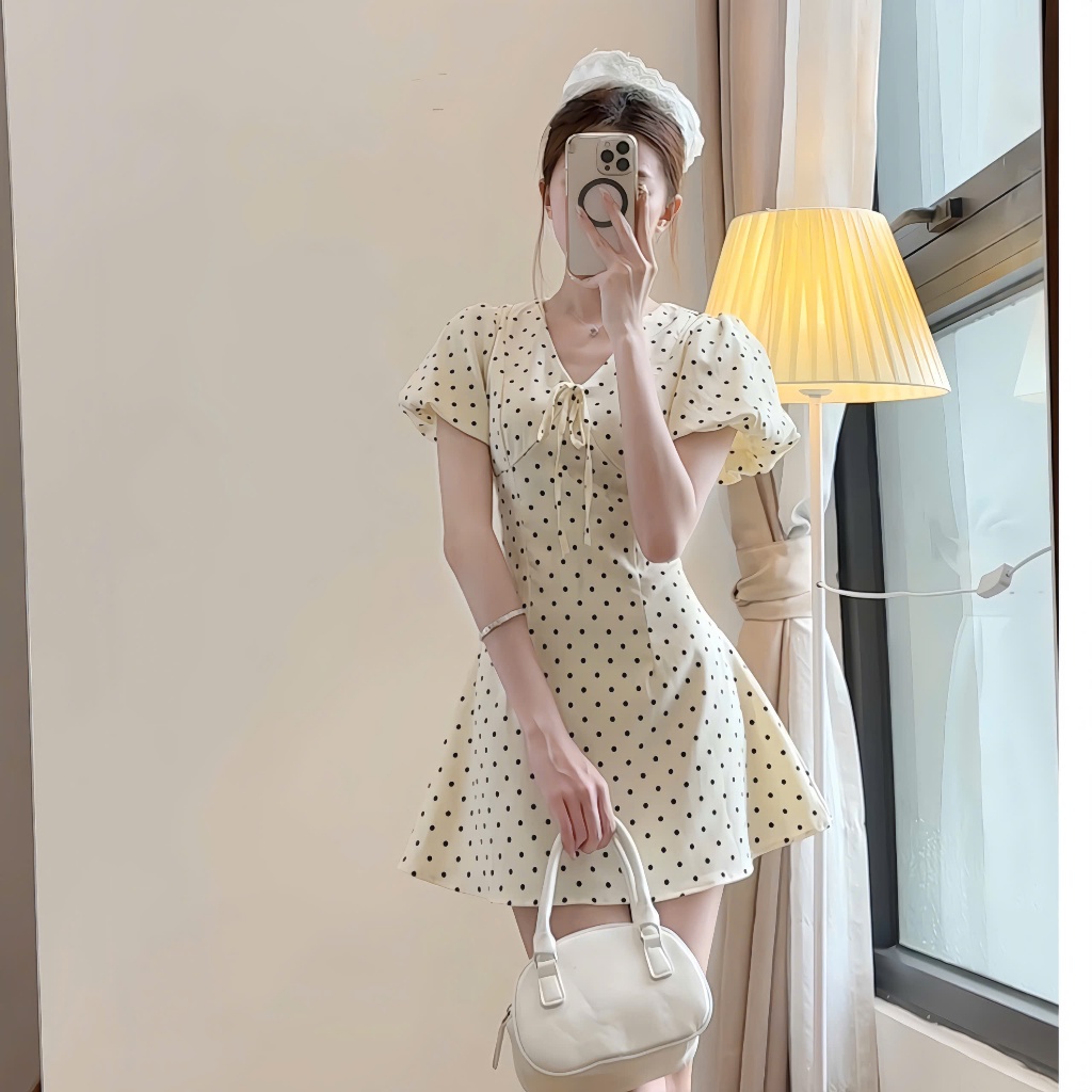 Váy chấm bi XIXEOSHOP cổ v tay phồng dáng ngắn - V52 | BigBuy360 - bigbuy360.vn