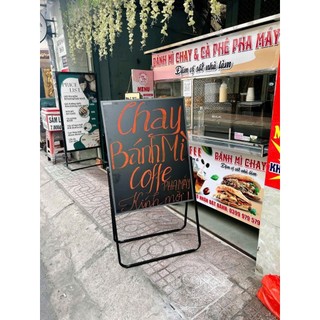 Bảng menu gỗ đen có kệ viết phấn