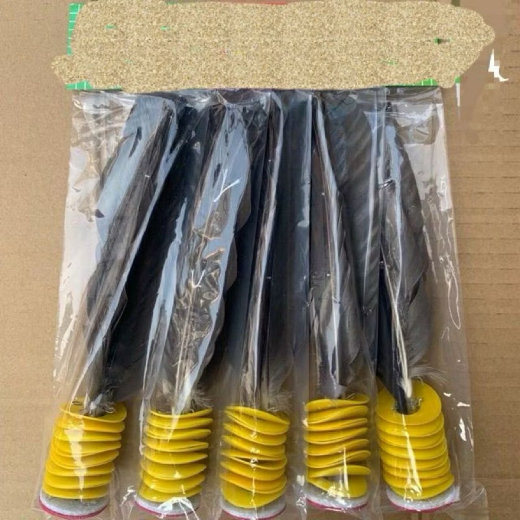 CẦU ĐÁ LÔNG GÀ MÀU ĐEN