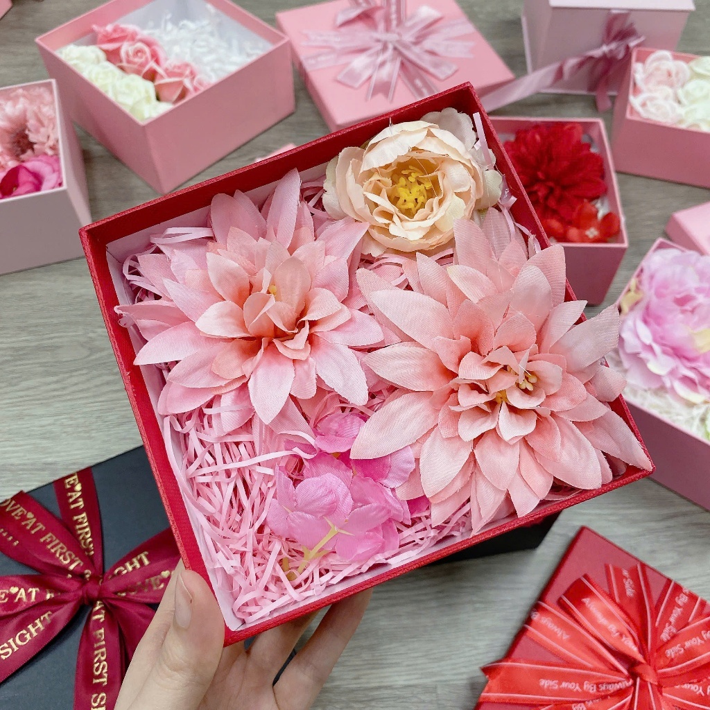 HỘP QUÀ sinh nhật, VALENTINES 14.2 , 20.10 , 8.3/BÔNG SÁP THƠM TRANG TRÍ HỘP QUÀ