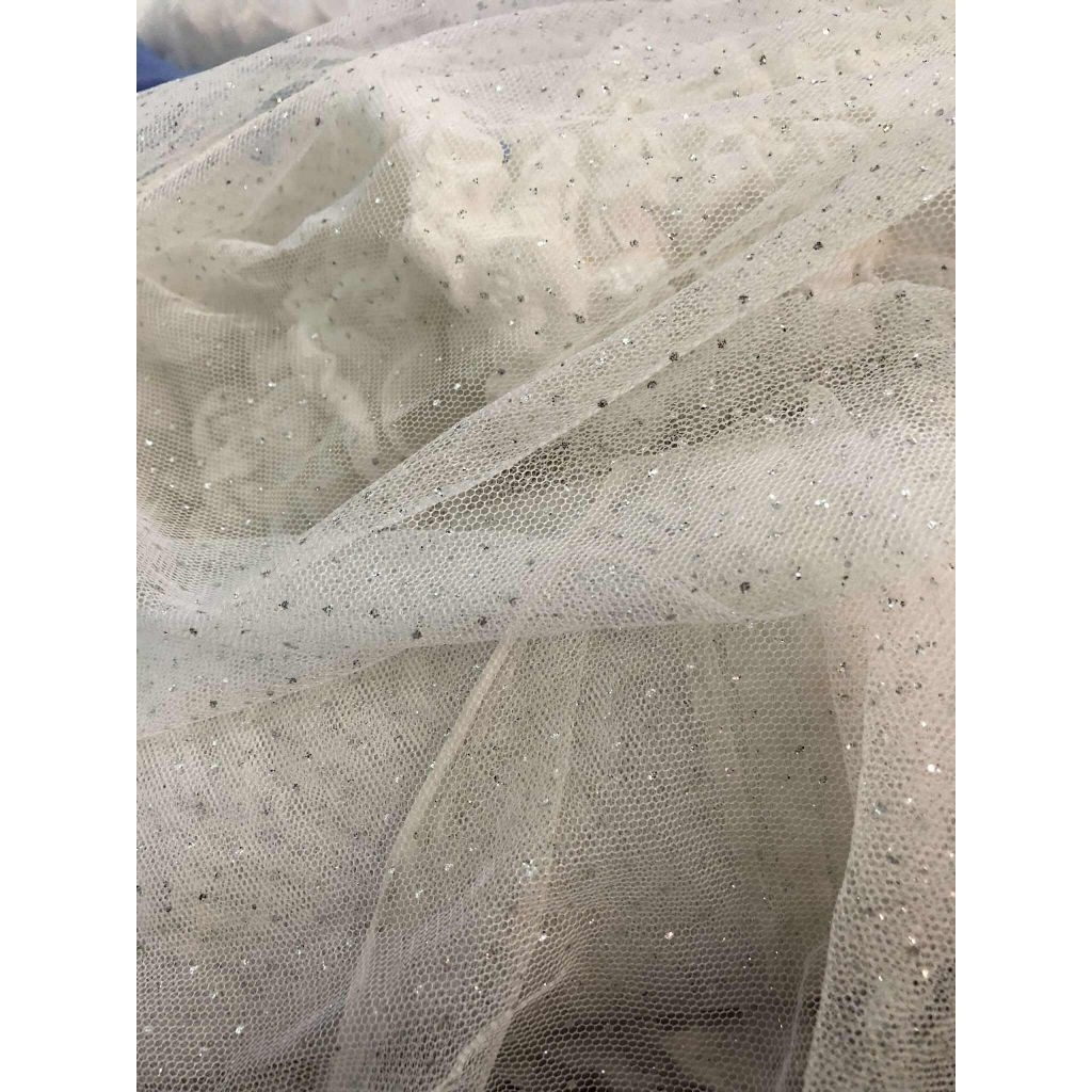 Lưới nhũ bling bling trắng tinh35k/m
Khổ 1m5
