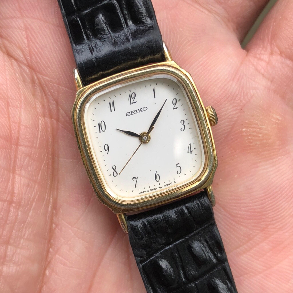 Đồng hồ Nữ Seiko tank mặt trắng, số học trò, dây da