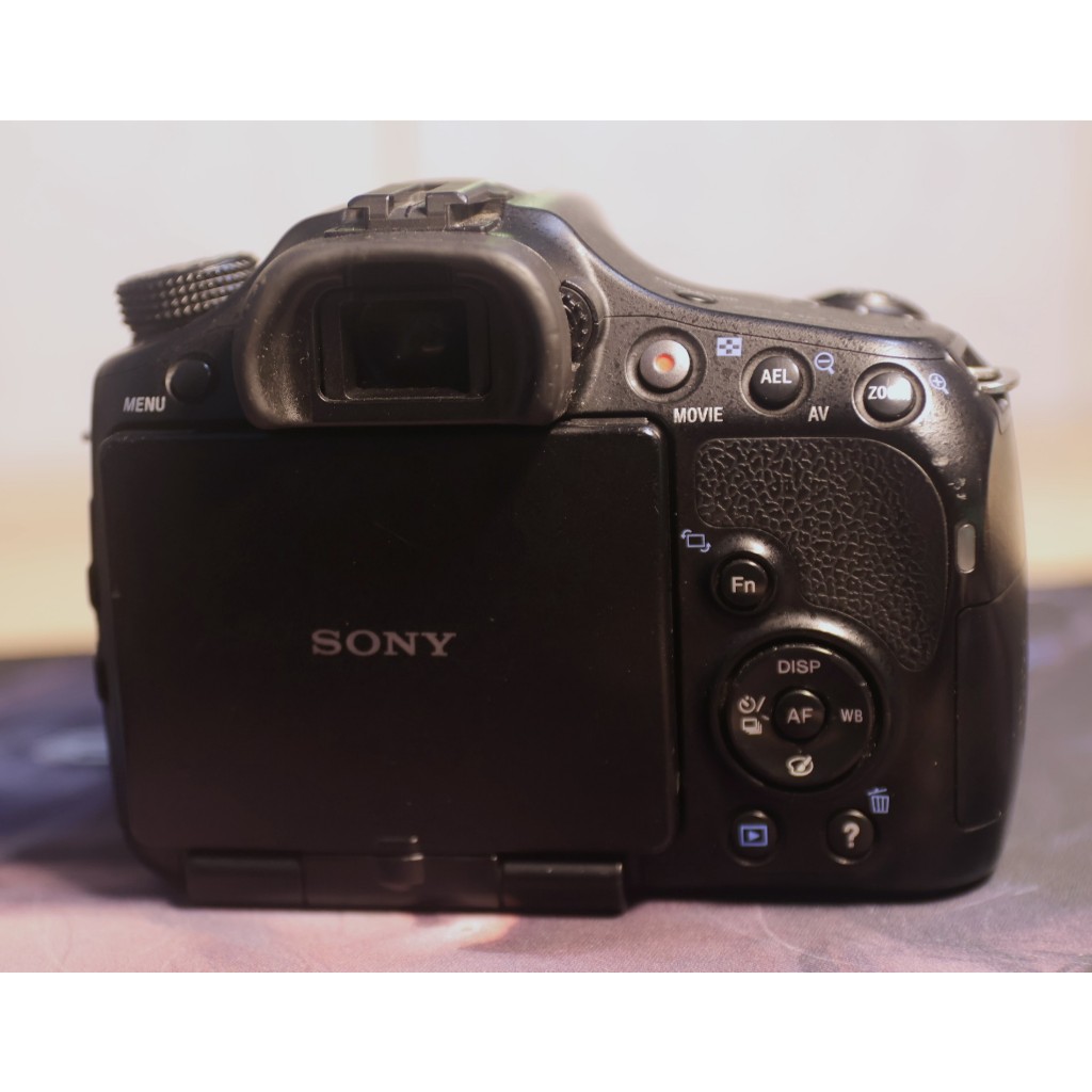 Bộ máy ảnh Sony a57 (16 Megapixel) + lens kit 28-80mm motor zoom, màn hình xoay lật (đẩy đủ phụ kiện -Nhật 99%) - Ống kính Sony A mount