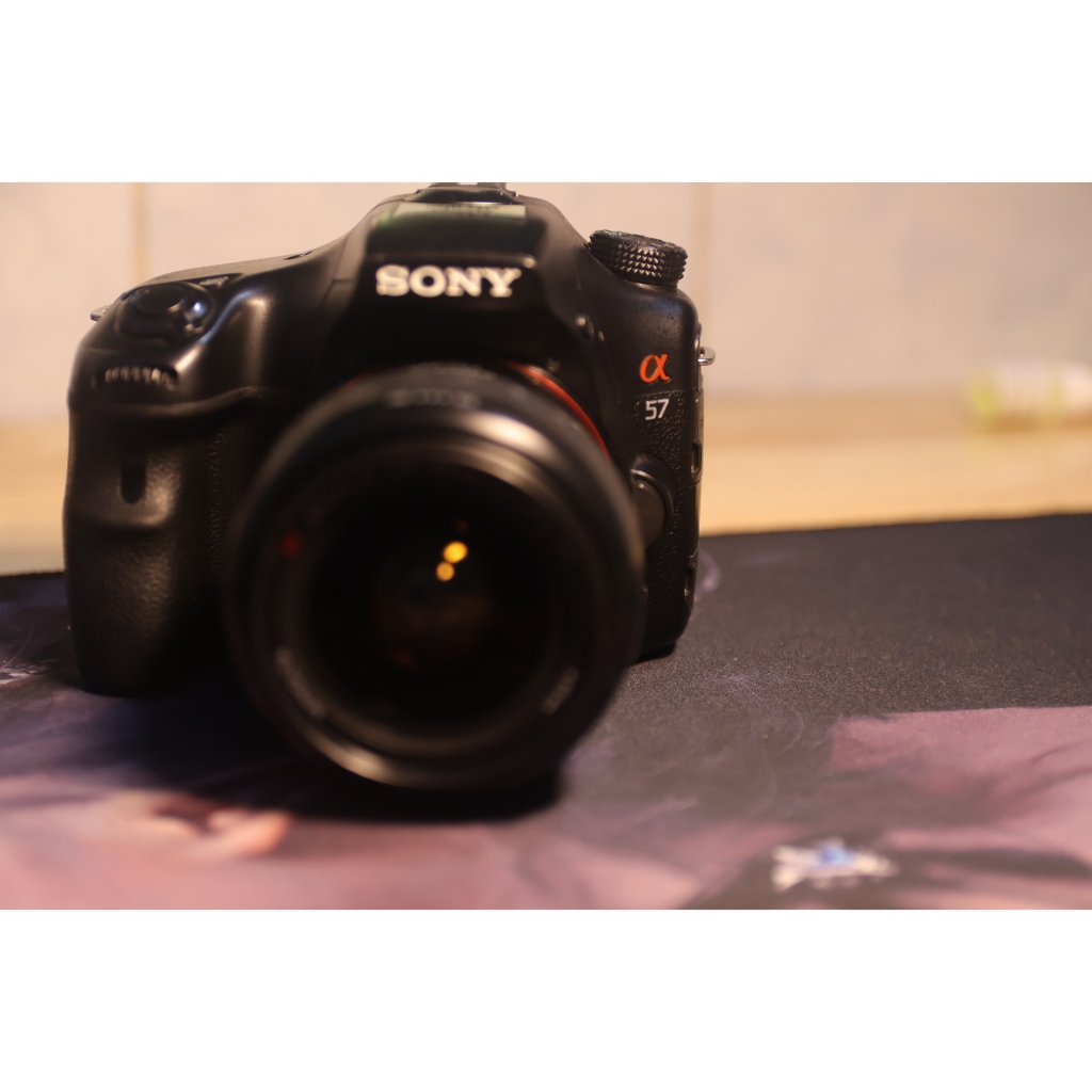 Bộ máy ảnh Sony a57 (16 Megapixel) + lens kit 28-80mm motor zoom, màn hình xoay lật (đẩy đủ phụ kiện -Nhật 99%) - Ống kính Sony A mount