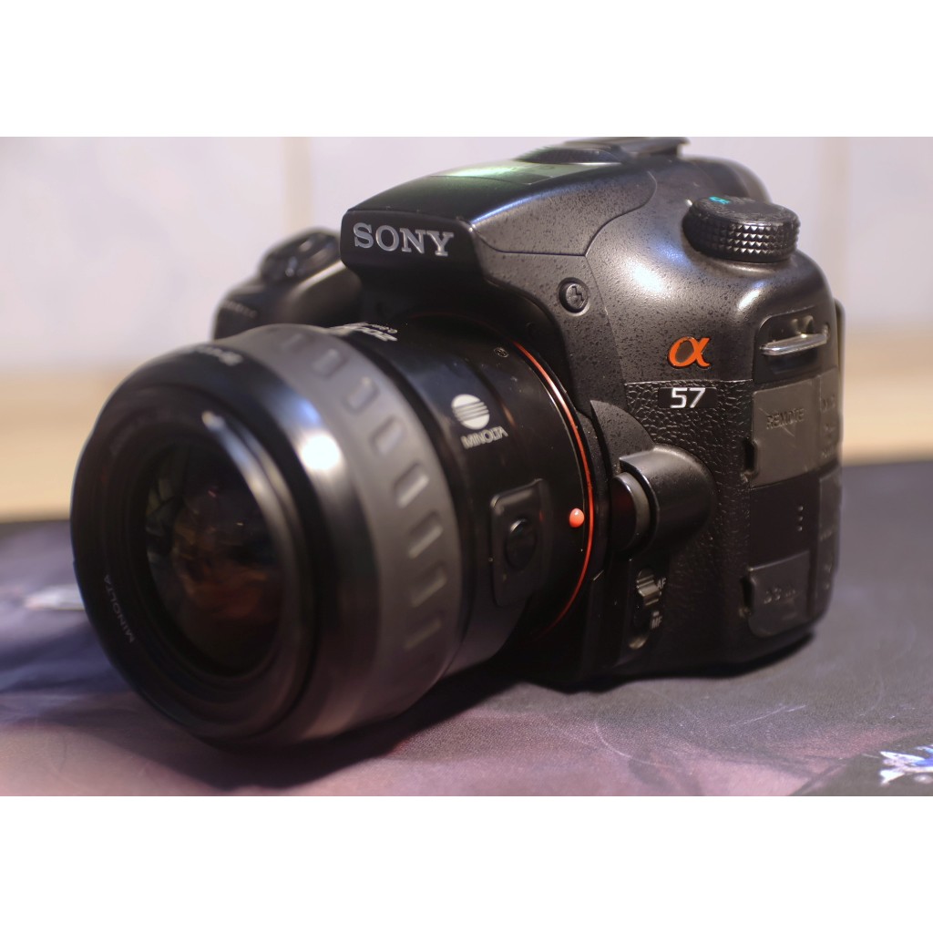 Bộ máy ảnh Sony a57 (16 Megapixel) + lens kit 28-80mm motor zoom, màn hình xoay lật (đẩy đủ phụ kiện -Nhật 99%)
