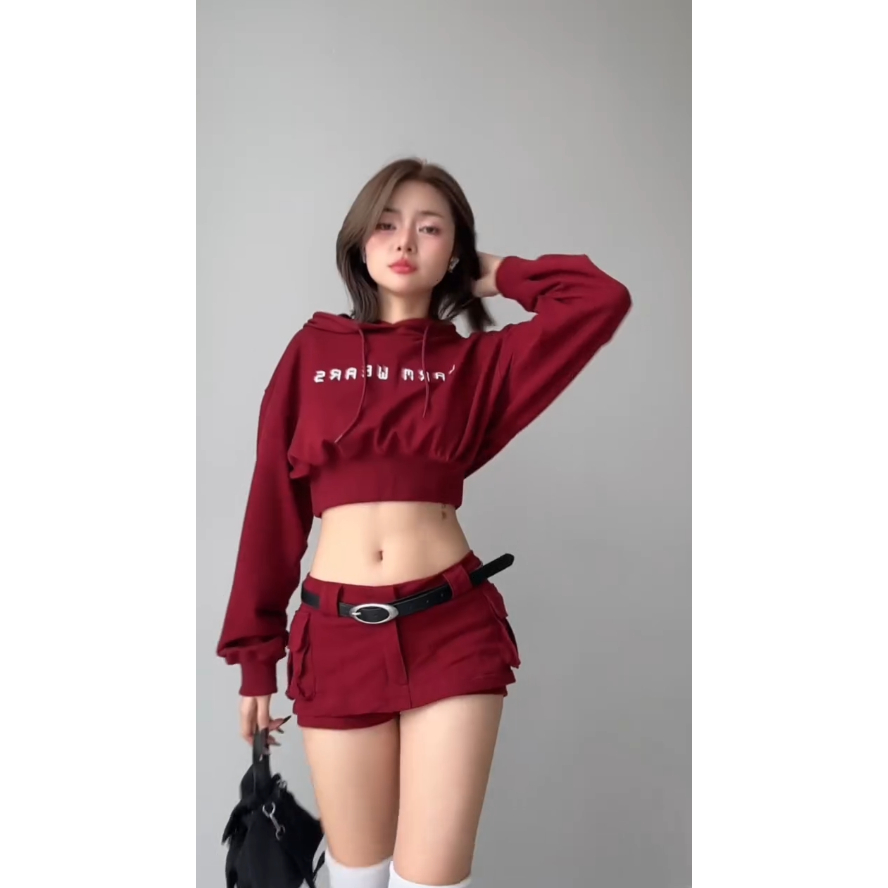 Set Đồ Thể Thao Croptop Hoodie & Quần Short Cargo Màu Đỏ Đô | BigBuy360 - bigbuy360.vn