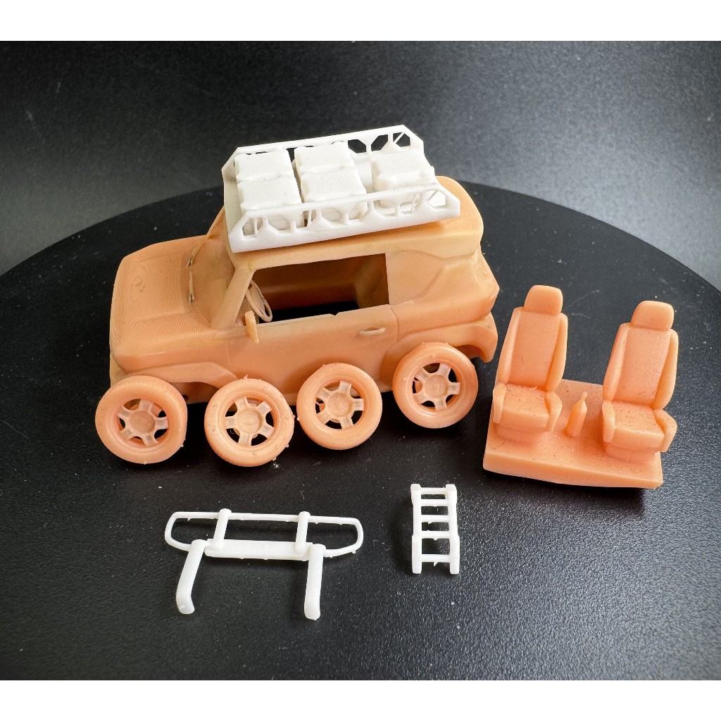 01 PHÔI XE VINFAST VF3 KÈM PHỤ KIỆN TỈ LẸ 1:64