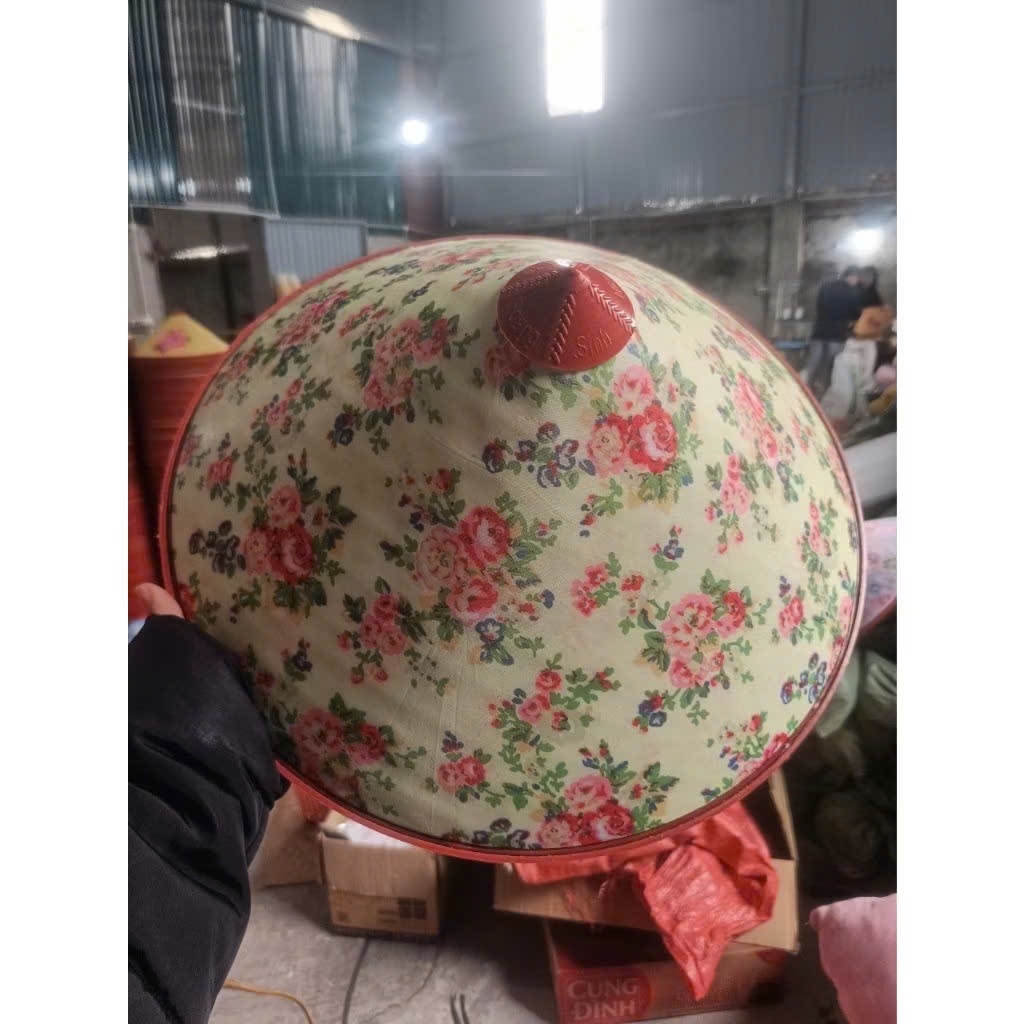 Nón lá nhựa hàng thủ công, chất liệu nhựa bọc vải bền đẹp-phụ kiện truyền thống, che nắng che mưa