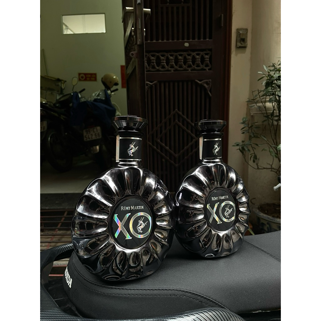 Vỏ Chai XO Rémy Martin Night Bạch Kim Cực hiếm (New 99%)