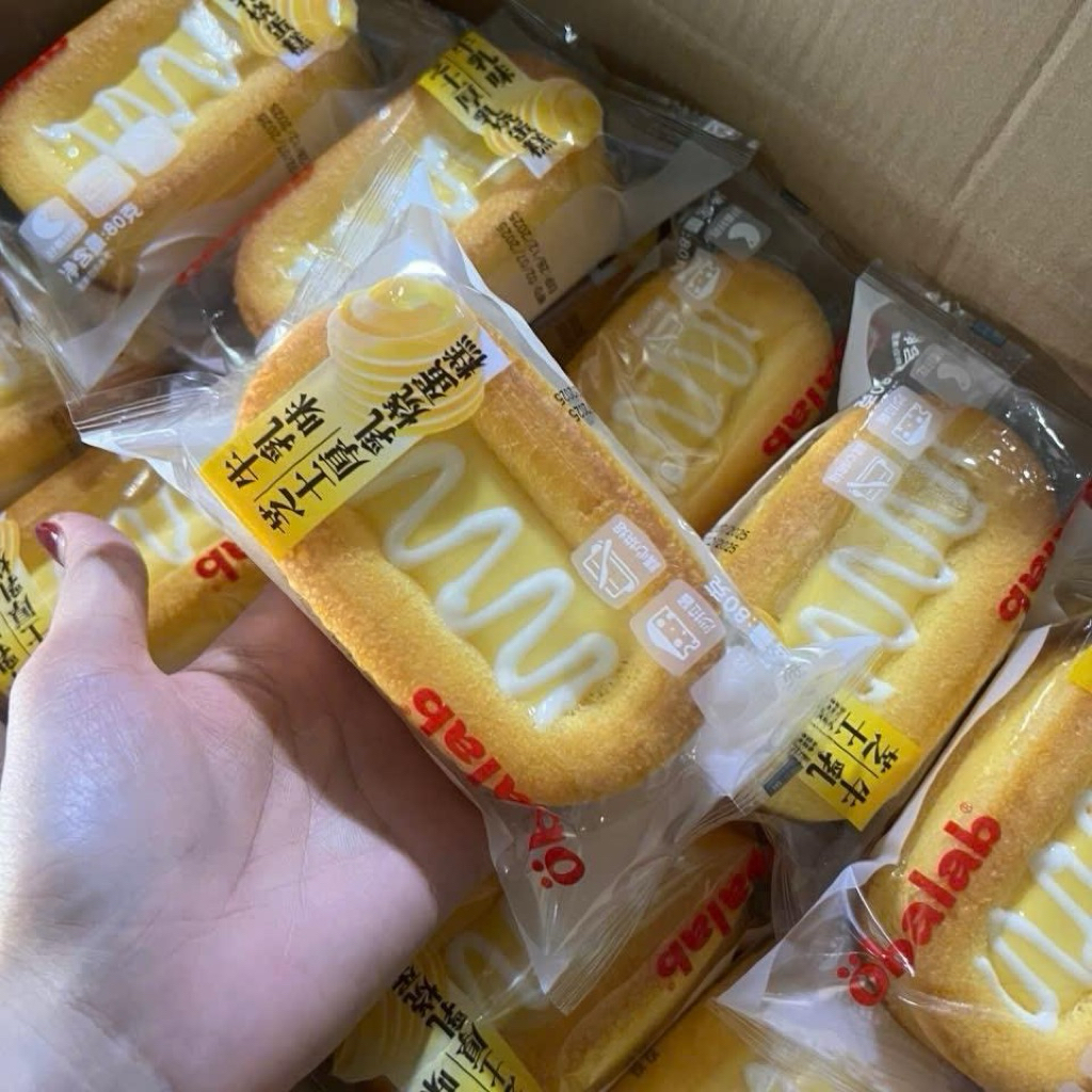 Thùng 25 cái bánh bông lan kem pho mai sữa của obalab đậm đà thơm ngon