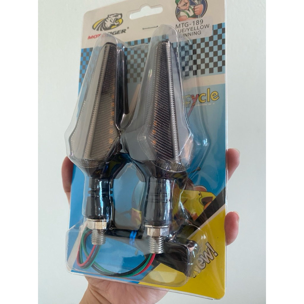 Xi nhan L21 đuổi lưỡi kiếm Audi 12V – đèn LED xi nhan độ cho xe máy, xe điện