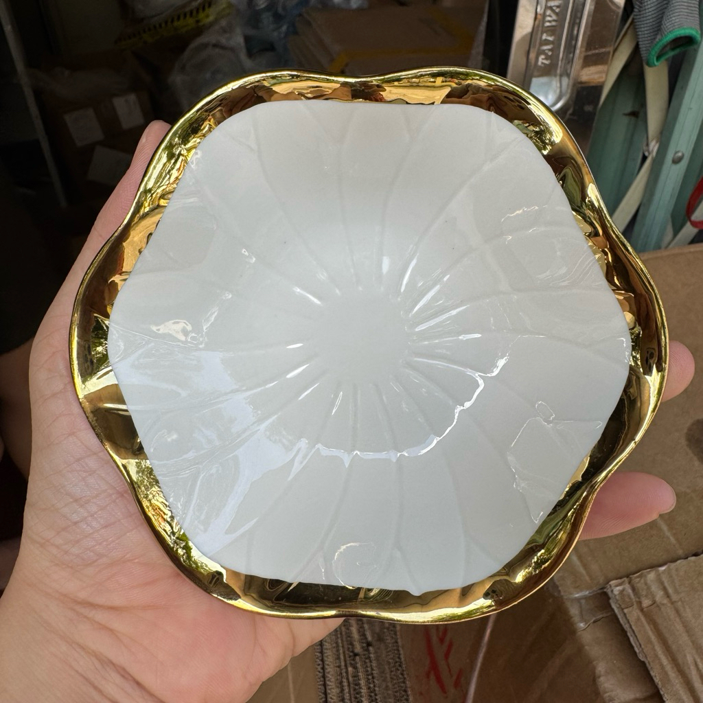 bát lá sen viền vàng đựng chè đựng bánh trôi bát sứ hoa sen cao cấp decor