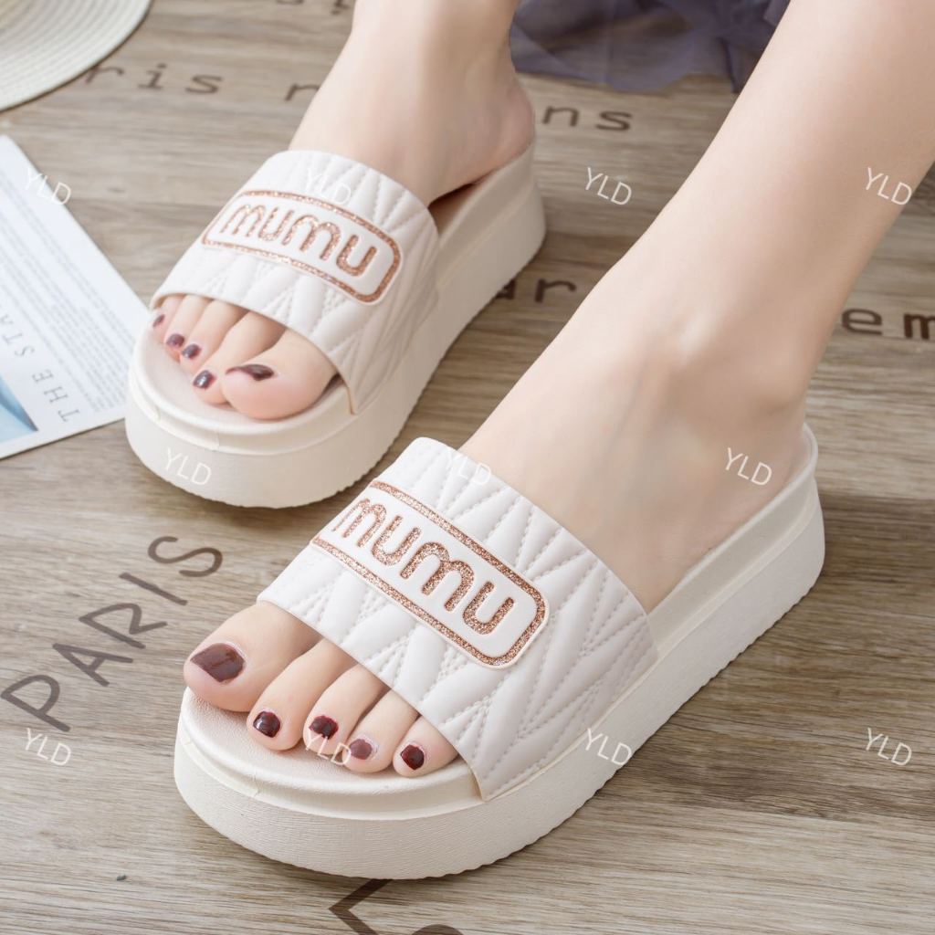 Dép quai ngang Mumu chữ nhũ kim tuyến vàng đế độn 5cm