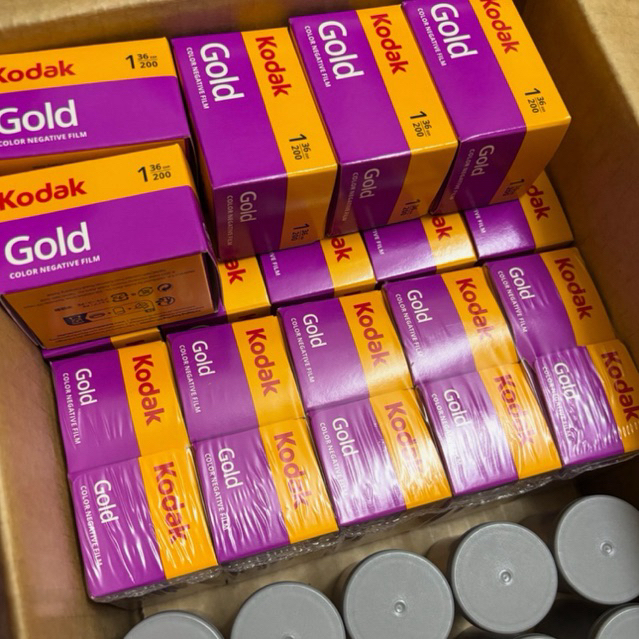 Film Kodak Gold 200 film chụp ảnh 36exp indate 2027