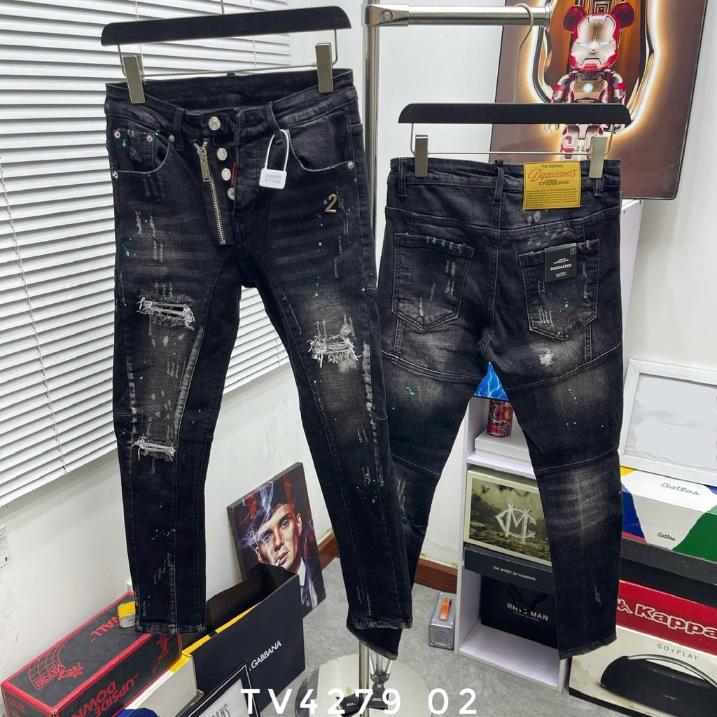Quần jean nam D2 biker đen bạc rách xước vảy sơn tag số 2 đùi khoá lệch 4 cúc QJ765P