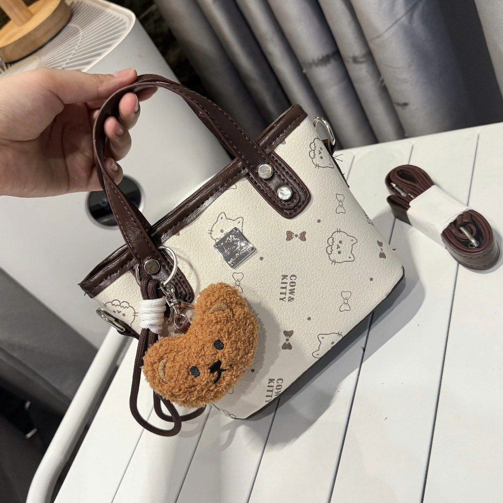Túi xách đeo chéo mini Kitty thời trang, phong cách năng động cho bạn - DK192 | BigBuy360 - bigbuy360.vn