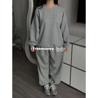 Set Đồ Bộ Nỉ Nam Nữ Trơn Thu Đông FRM gồm áo sweater và quần dài form rộng Freemoney Studio