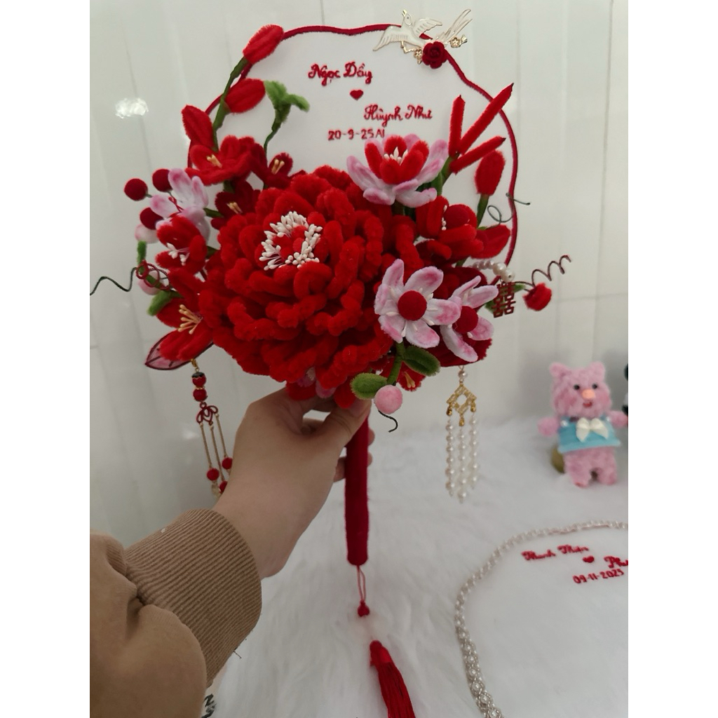 quạt hoa cưới kẽm nhung tone đỏ