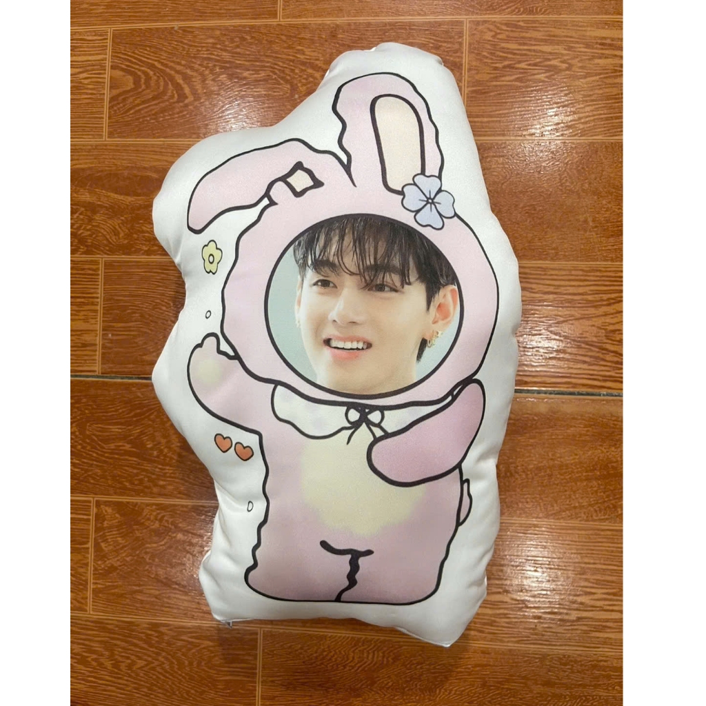 Gối ôm chibi ghép mặt in hình v kim taehyung