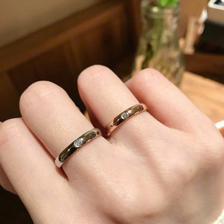 Nhẫn titan hạt đá chìm trơn đơn giản