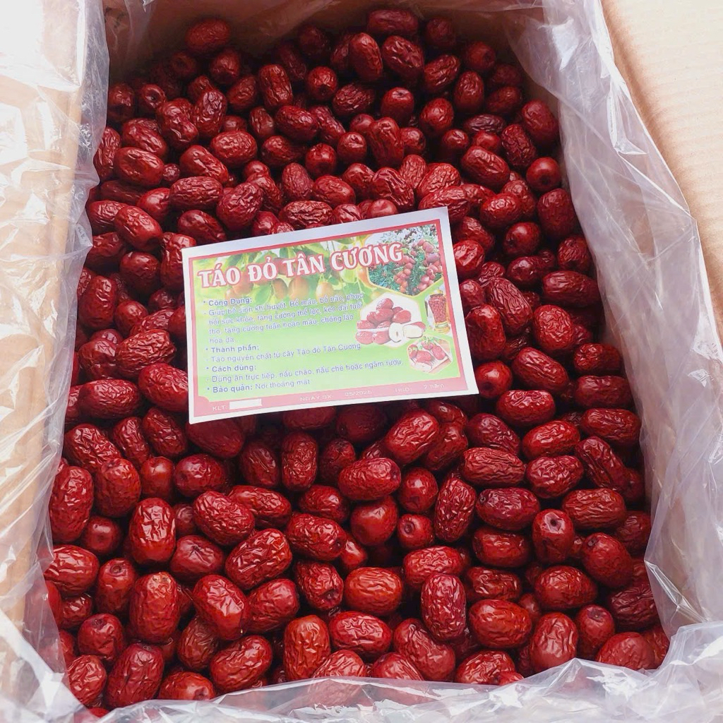 1 kg Táo đỏ tân cương táo ngon cùi dầy nhiều thịt.