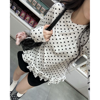   Steezy  Áo pull cotton nhung gân dài tay họa tiết chấm bi vạt nhún bèo 3 tầng form rộng áo dài tay nữ thu đông P7656 